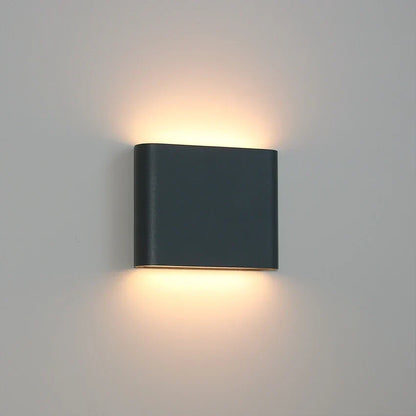 Weatherproof LED Wall Light, Robust Decorative Wall Lamp for Indoor and Outdoor Use | Karnz