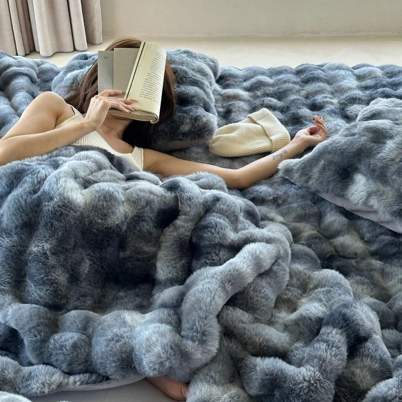 LuxeVelour – Warm Duvet Cover for Winter Comfort Bowlift
