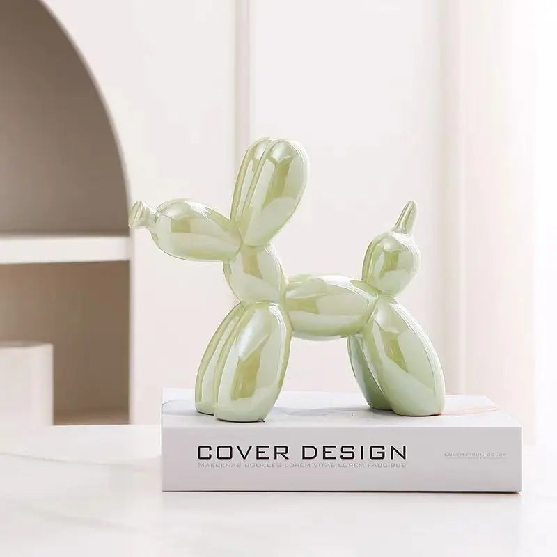 Small balloon dog sculpture
