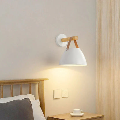 NordicGlow Light - Wooden LED Wall Lamp with Leather Detail Skanto