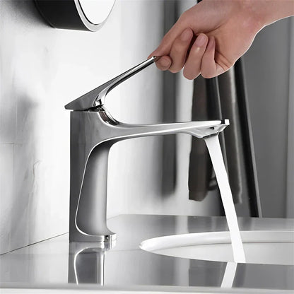 Karnz | Elegant Bathroom Faucet - with Single Lever for timeless comfort