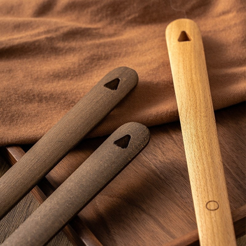 Sandsberg | Shoehorn with Long Handle | Magnetic Wood Design | Natural Wood