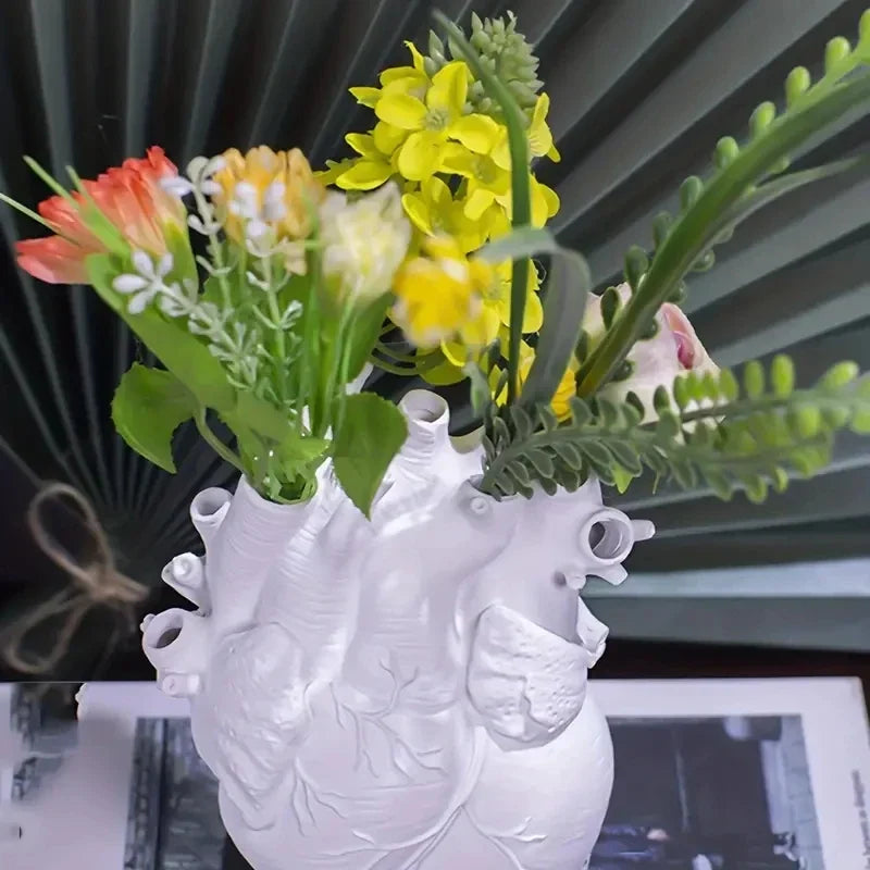 Skanto | Heart-Shaped Flower Pot