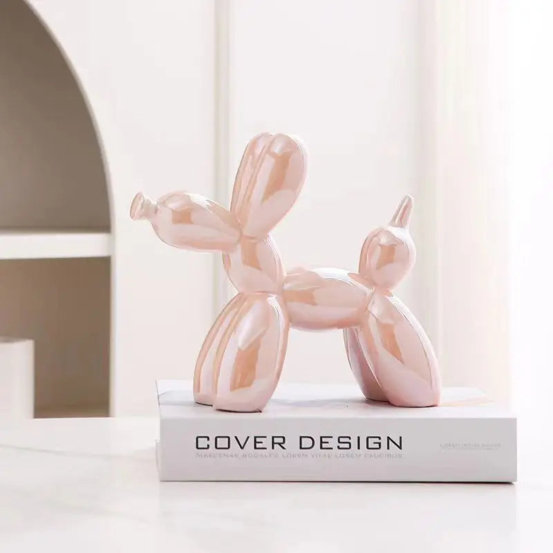 Small balloon dog sculpture