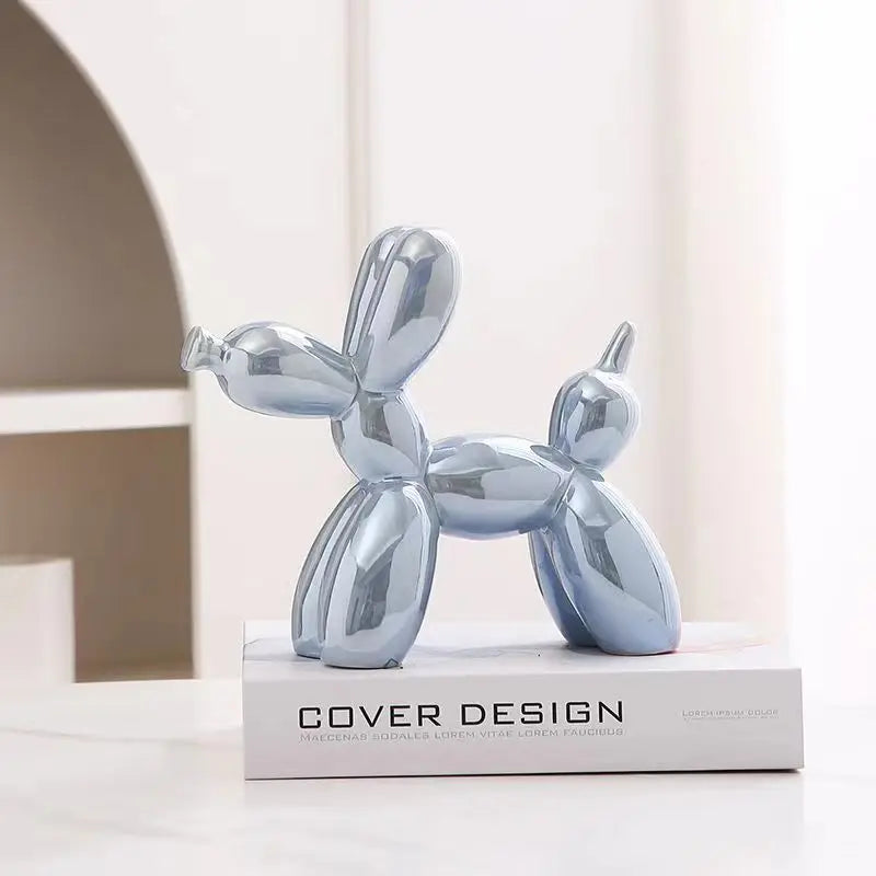 Small balloon dog sculpture