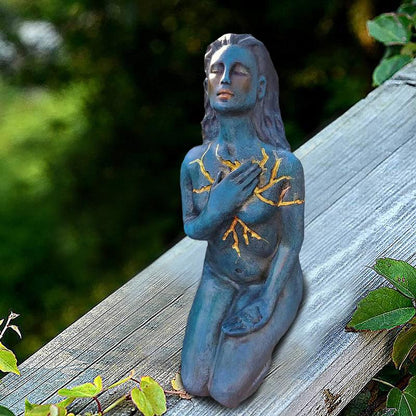 Skanto | Healing Goddess Sculpture: Resin Abstract