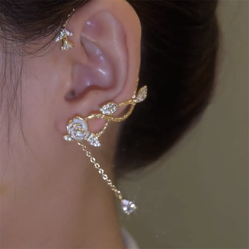 BowLift | Elegant Vintage Vibes Ear Clip