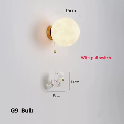 LunarGlow Wall Lamp - Moon-Shaped Astronaut Lighting