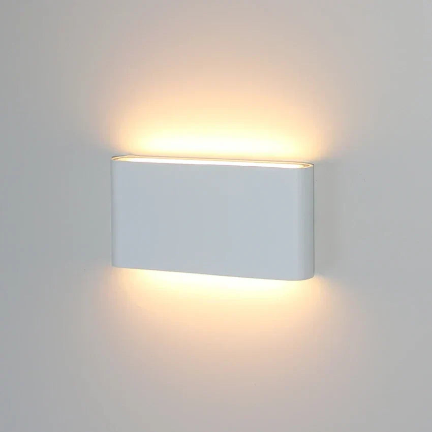 Weatherproof LED Wall Light, Robust Decorative Wall Lamp for Indoor and Outdoor Use | Karnz