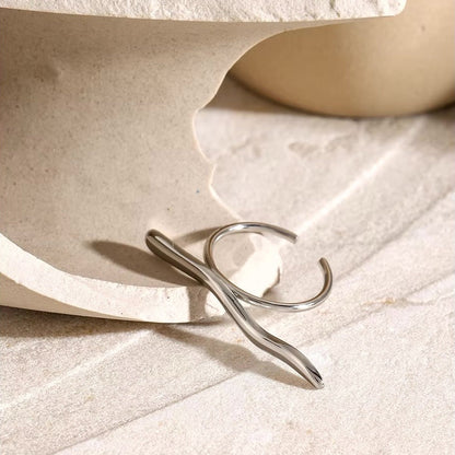 BowLift | Distinct Bar Ripple Ring