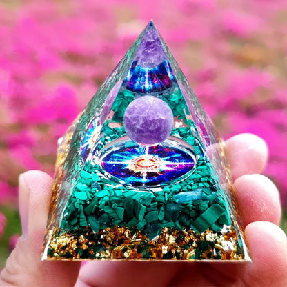 Skanto Skanto | Amethyst Peridot Orgone Pyramid - Energy Generator Crystal Reiki Chakra Orgonite Meditation Tool
