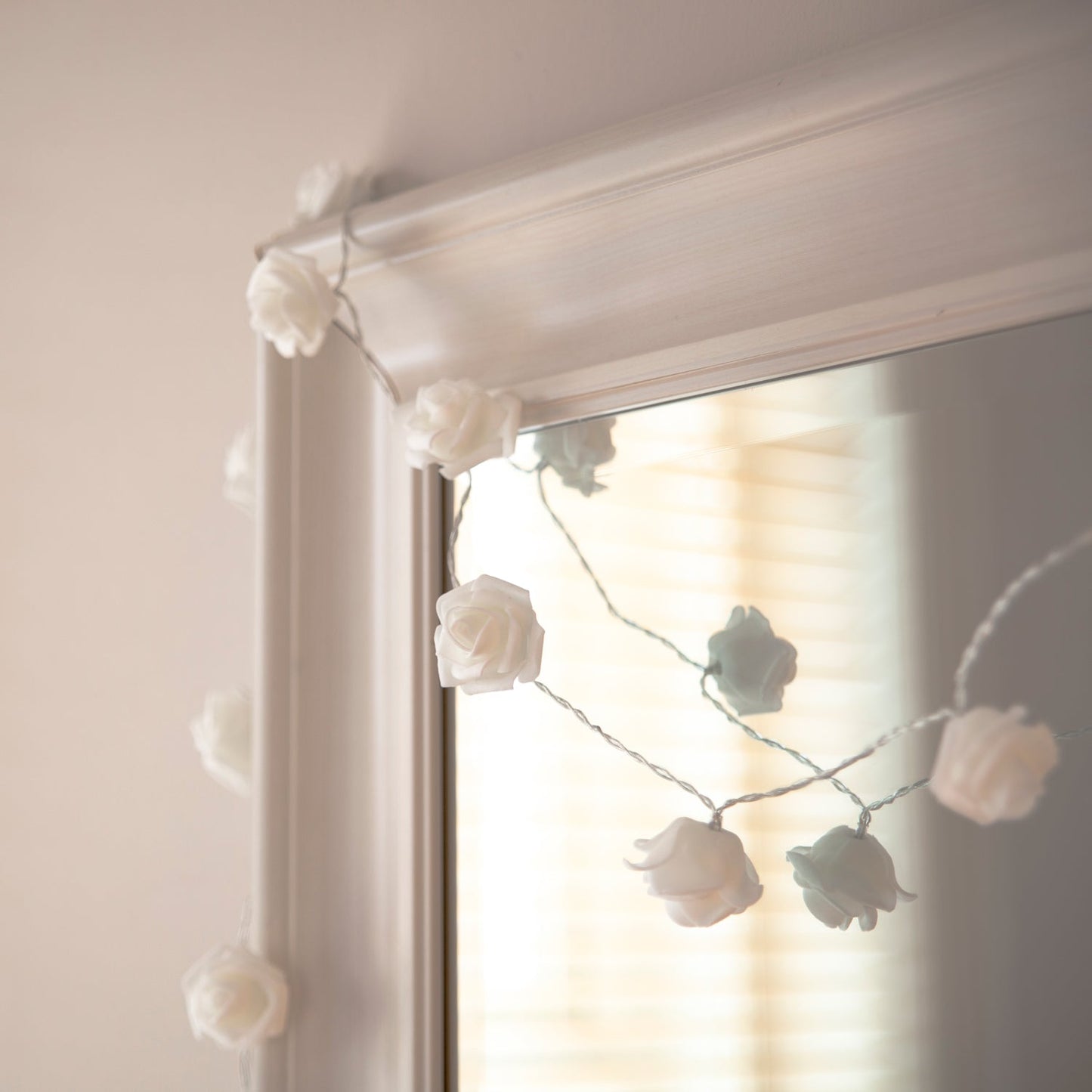 BowLift | 30 LED Rose Fairy Lights warm white