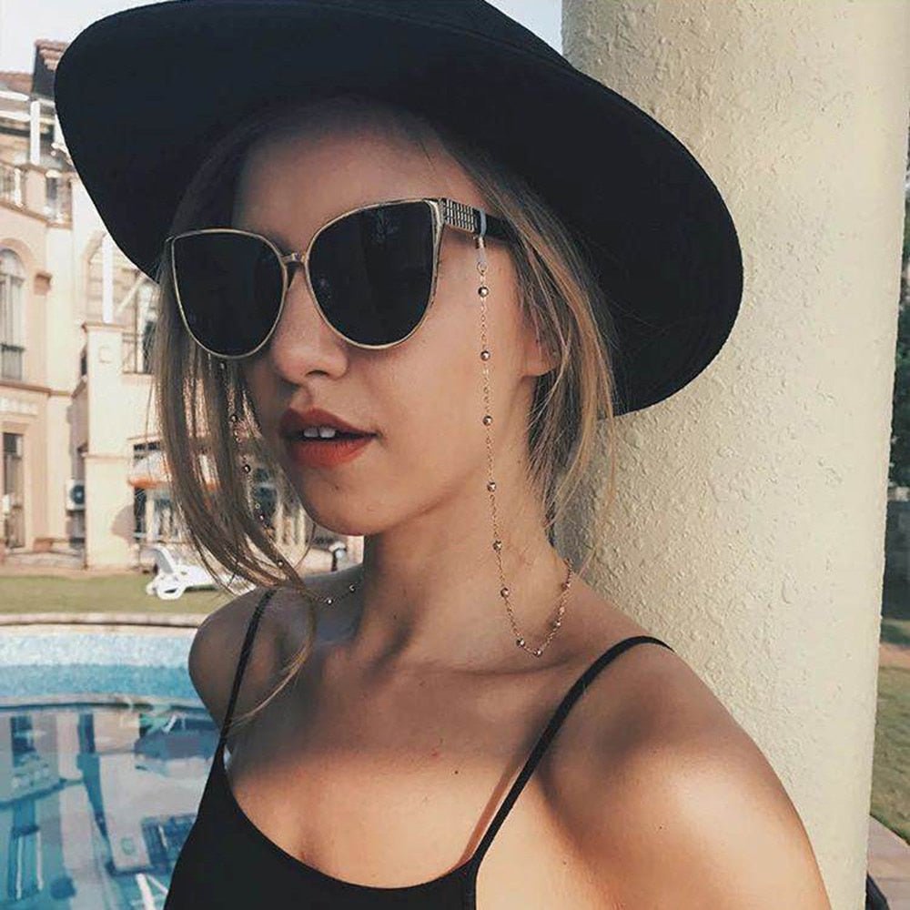 Skanto Pearl Sunglass Chain Glasses Holder