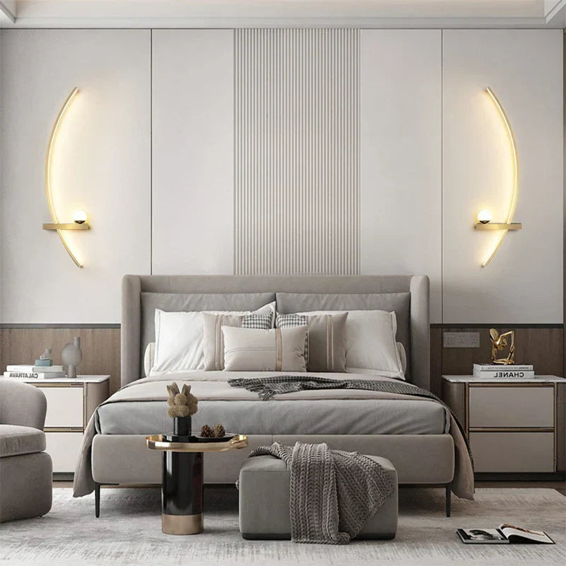 Skanto | Contemporary Edge Wall Lamp – Black & Gold Indoor/Outdoor Lighting for Modern Spaces
