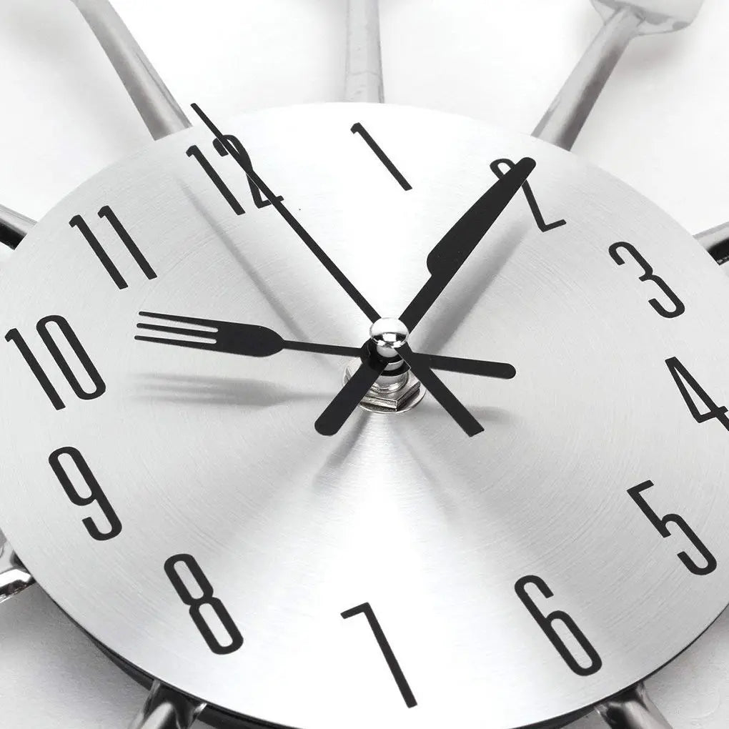 Brehn | Wall clock for the kitchen that attracts attention