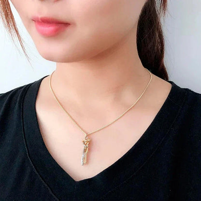 Skanto | Fashion Hugging Pendant Necklace