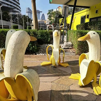 Banana Duck Decorative Figure – Playful Resin Decoration for indoors or outdoors | Karnz
