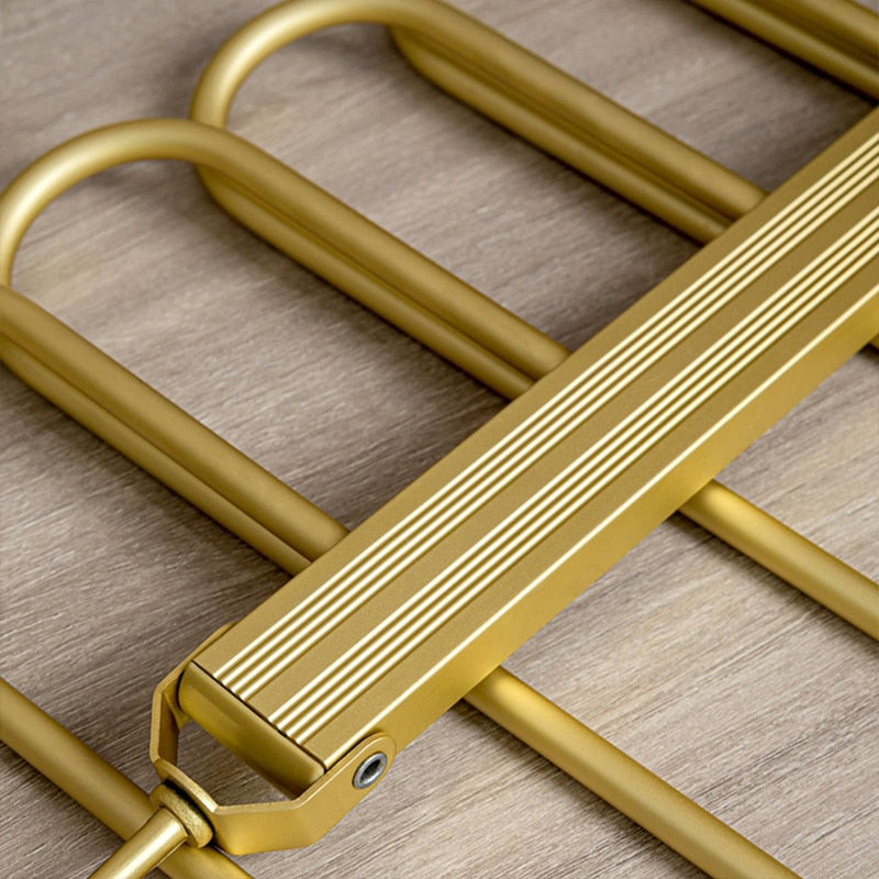 Brehn | Space-saving trouser hangers from Gardudu made of aluminum