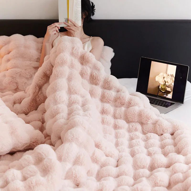 Skanto | CozyChic - Luxury Throw for Warm Moments