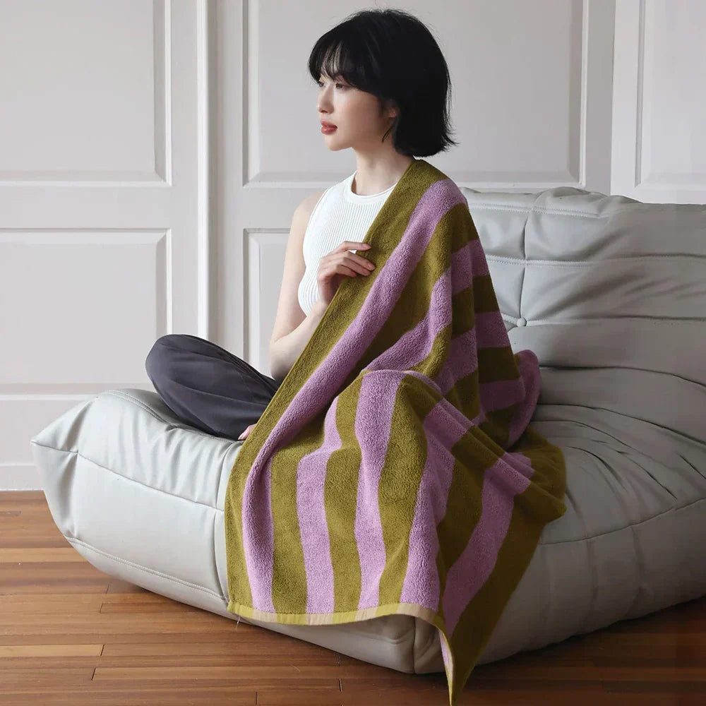 RetroStripe Luxe Cotton Towel – Striped Cotton Towel in Hotel Quality | Bowlift