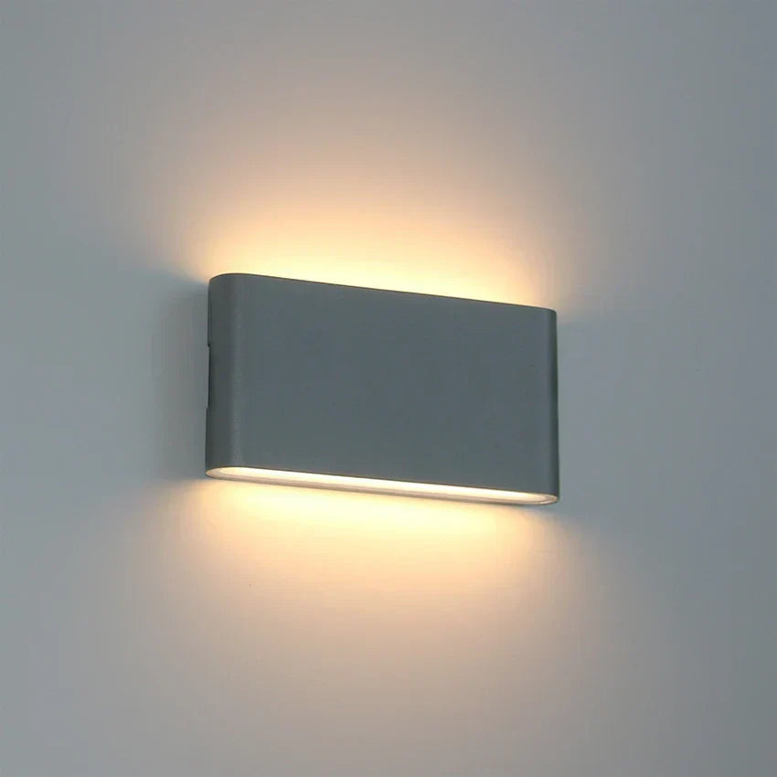 Weatherproof LED Wall Light, Robust Decorative Wall Lamp for Indoor and Outdoor Use | Karnz