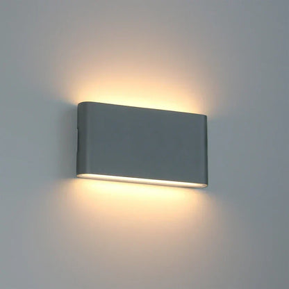 Weatherproof LED Wall Light, Robust Decorative Wall Lamp for Indoor and Outdoor Use | Karnz