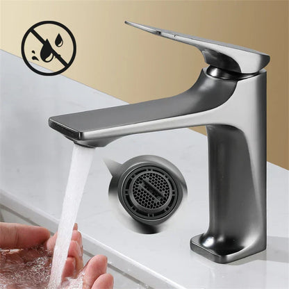 Skanto | Elegant Bathroom Faucet - with Single Lever for Timeless Comfort