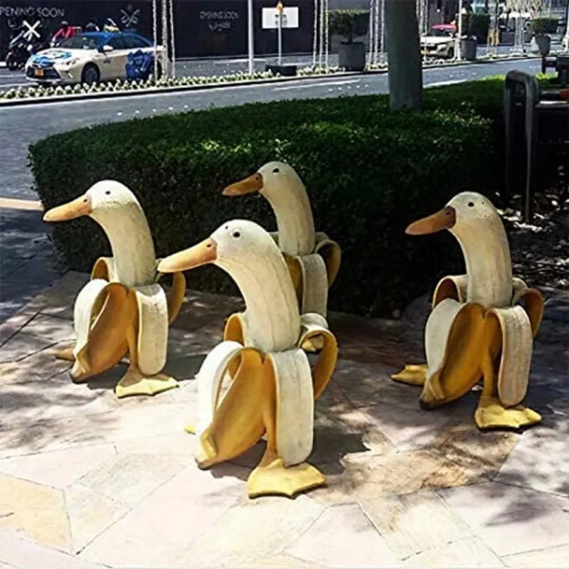 Banana Duck Decorative Figure – Playful Resin Decoration for indoors or outdoors | Karnz