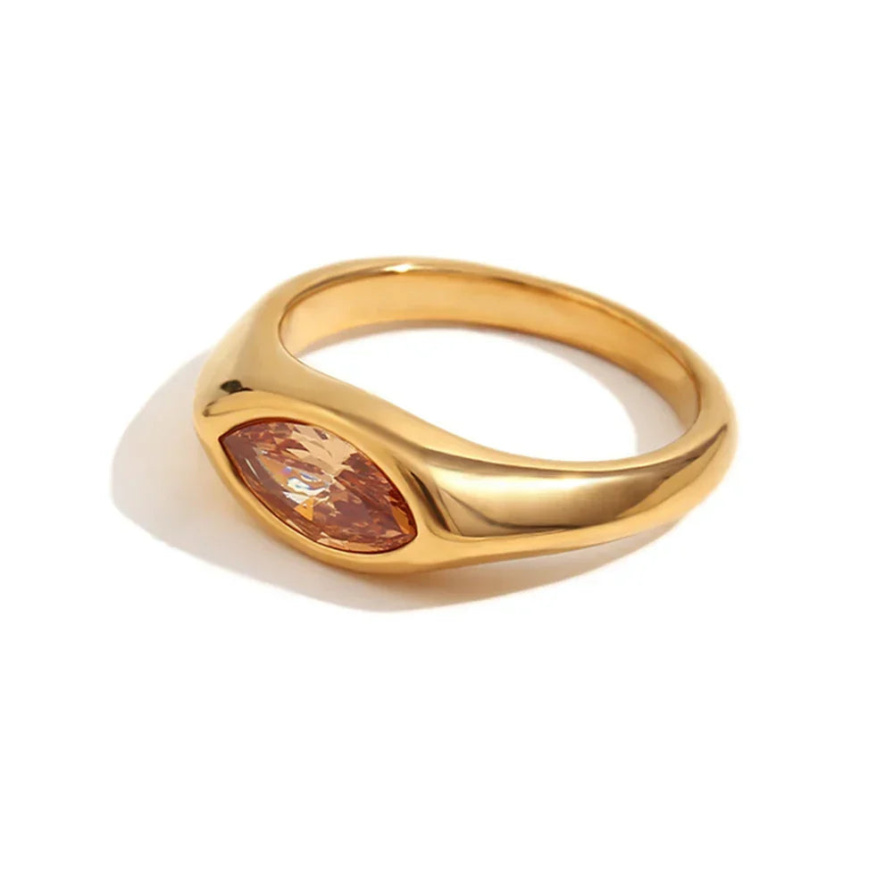 BowLift | 18k Oval Diamond Cut Ring