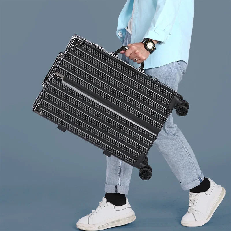 Skanto | Reykjavik Aluminium Frame Hardshell Suitcase