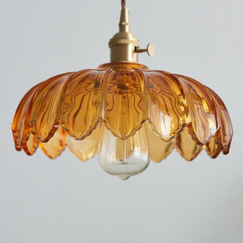 Skanto | Glass lamp that sparkles with details!