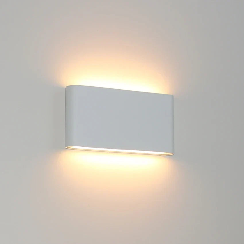 Weatherproof LED Wall Light, Robust Decorative Wall Lamp for Indoor and Outdoor Use | Karnz