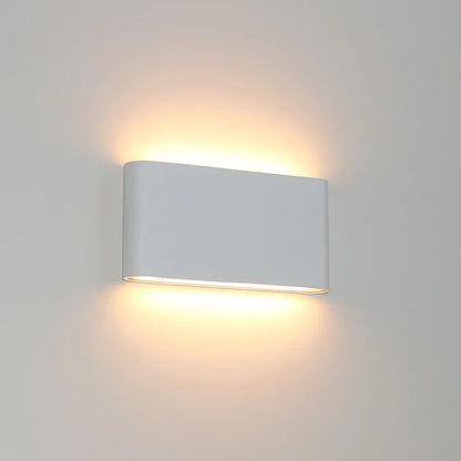 Weatherproof LED Wall Light, Robust Decorative Wall Lamp for Indoor and Outdoor Use | Karnz