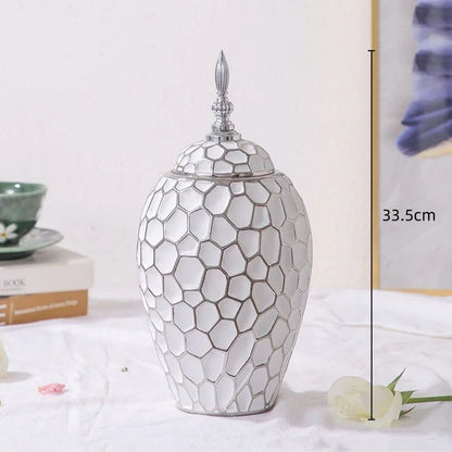 BowLift | Elegant ceramic vase with a gold accent