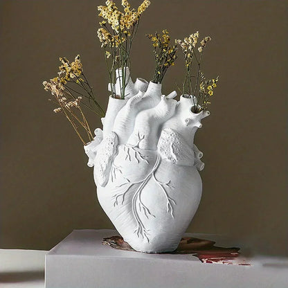 Skanto | LoveAura - Ceramic Heart Vase