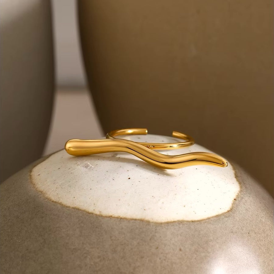 BowLift | Distinct Bar Ripple Ring
