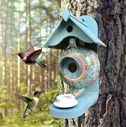 BowLift | Original design of the teapot combines aesthetics with practicality