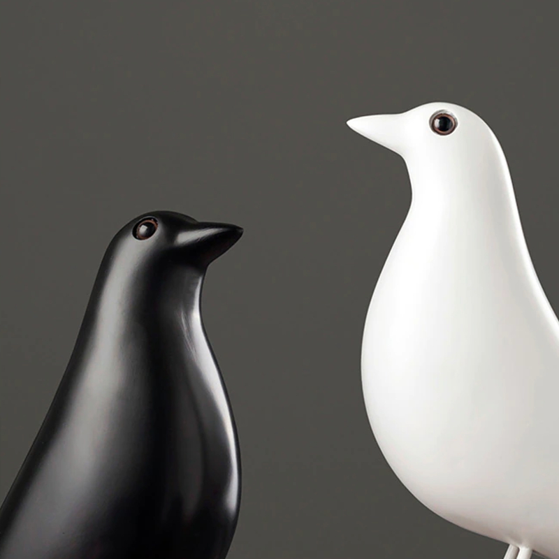 Scandi House Bird – Nordic Decorative Figure in Black or White | Karnz