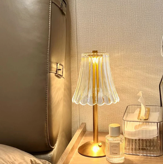 Skanto | Rechargeable USB LED Table Lamp in Retro Design