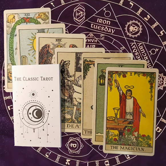 BowLift | Traditional Tarot deck with 78 cards