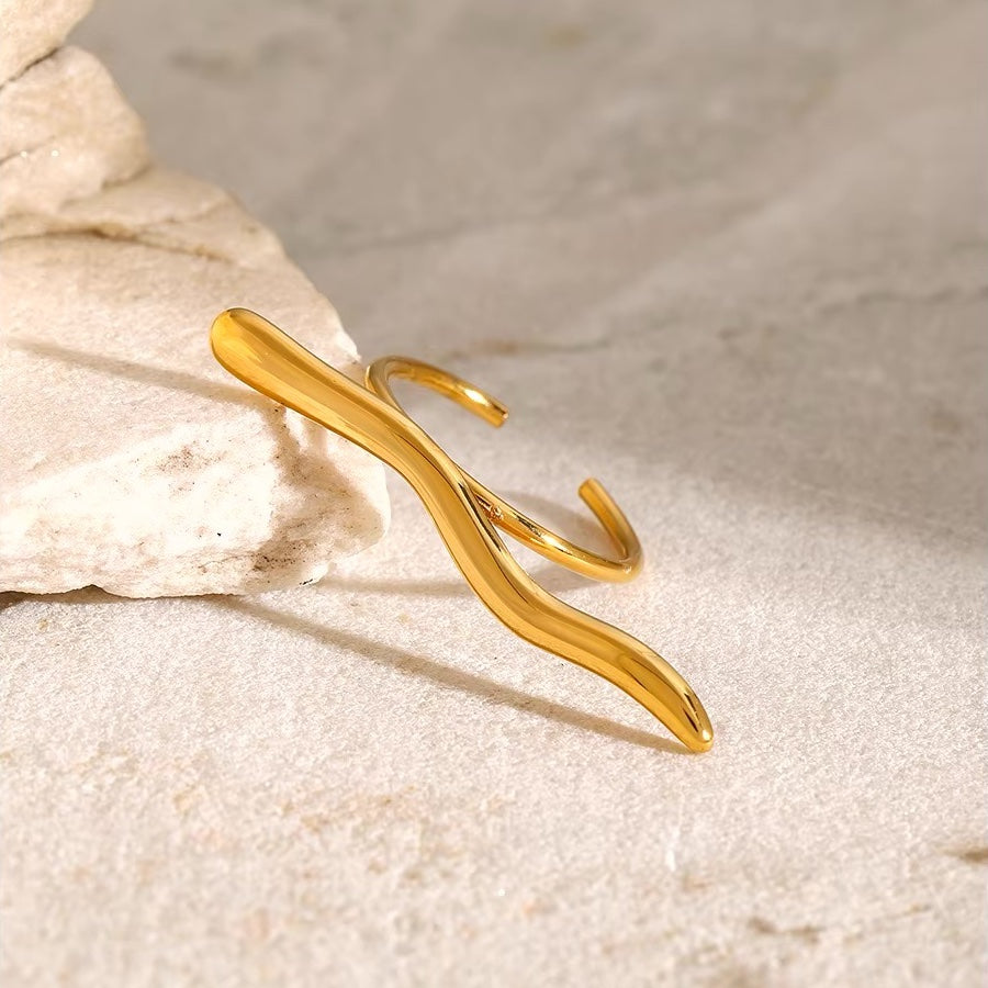 BowLift | Distinct Bar Ripple Ring