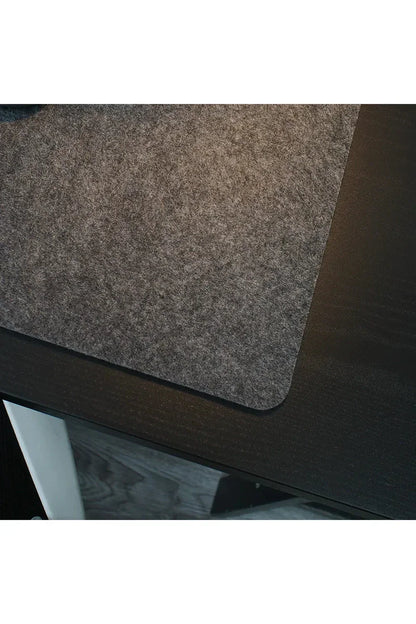 Desk pad made of soft wool felt