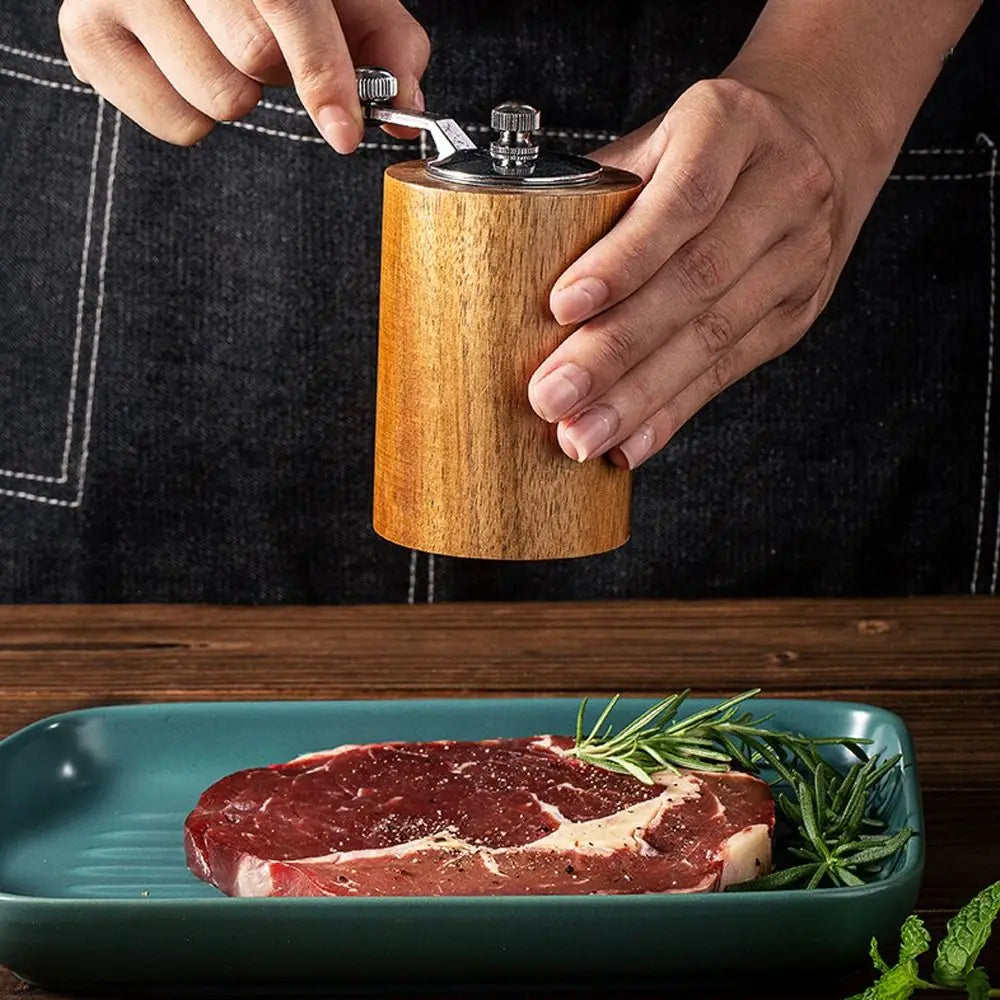 Skanto | Luxury Set of Manual Wooden Salt and Pepper Grinders
