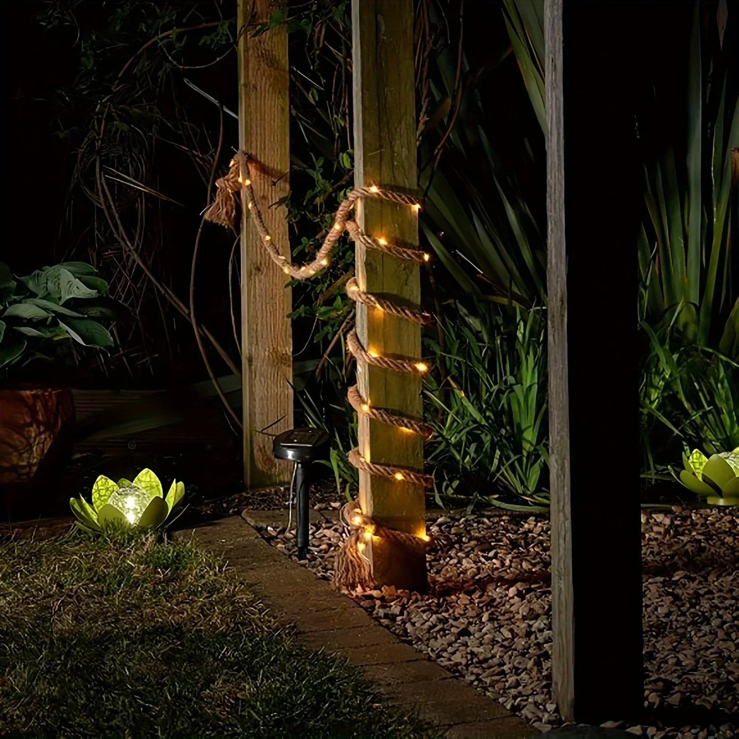 Skanto | Hemp Rope Solar Powered Lamp | Durable Outdoor Lighting for Garden and Patio