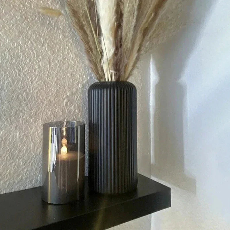 BowLift | LineaForm Modern Ceramic Vase – Artistic Stripes Decoration