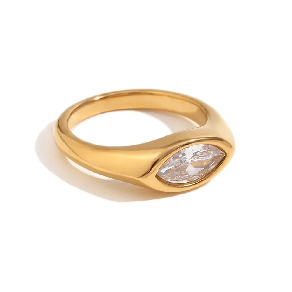 BowLift | 18k Oval Diamond Cut Ring