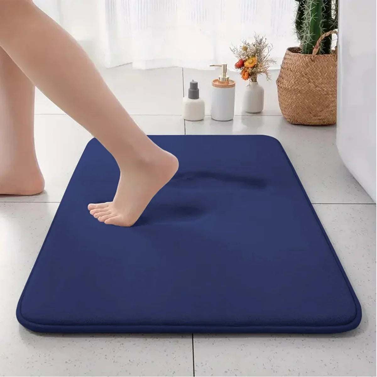 BowLift | Thick Plain Non-Slip Bath Mat made of Flannel with Absorbent Capacity