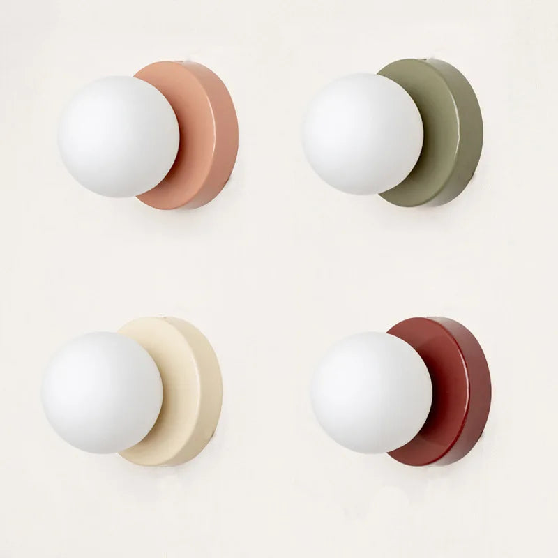 LumiGlobe – Modern wall light with glass block in Mid-Century style