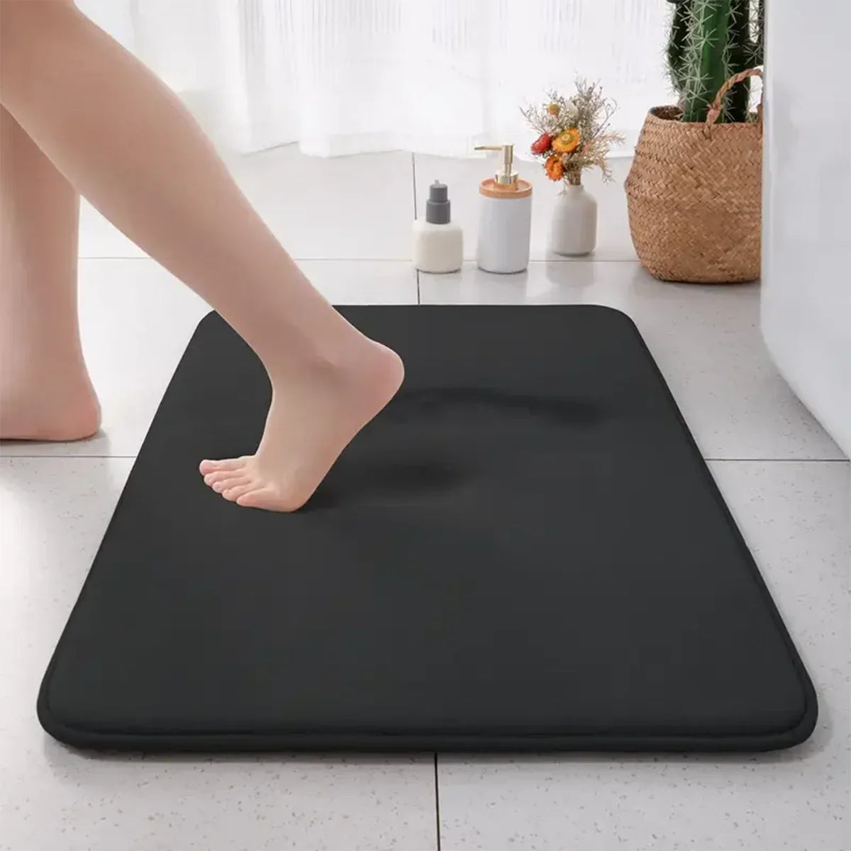 BowLift | Thick Plain Non-Slip Bath Mat made of Flannel with Absorbent Capacity