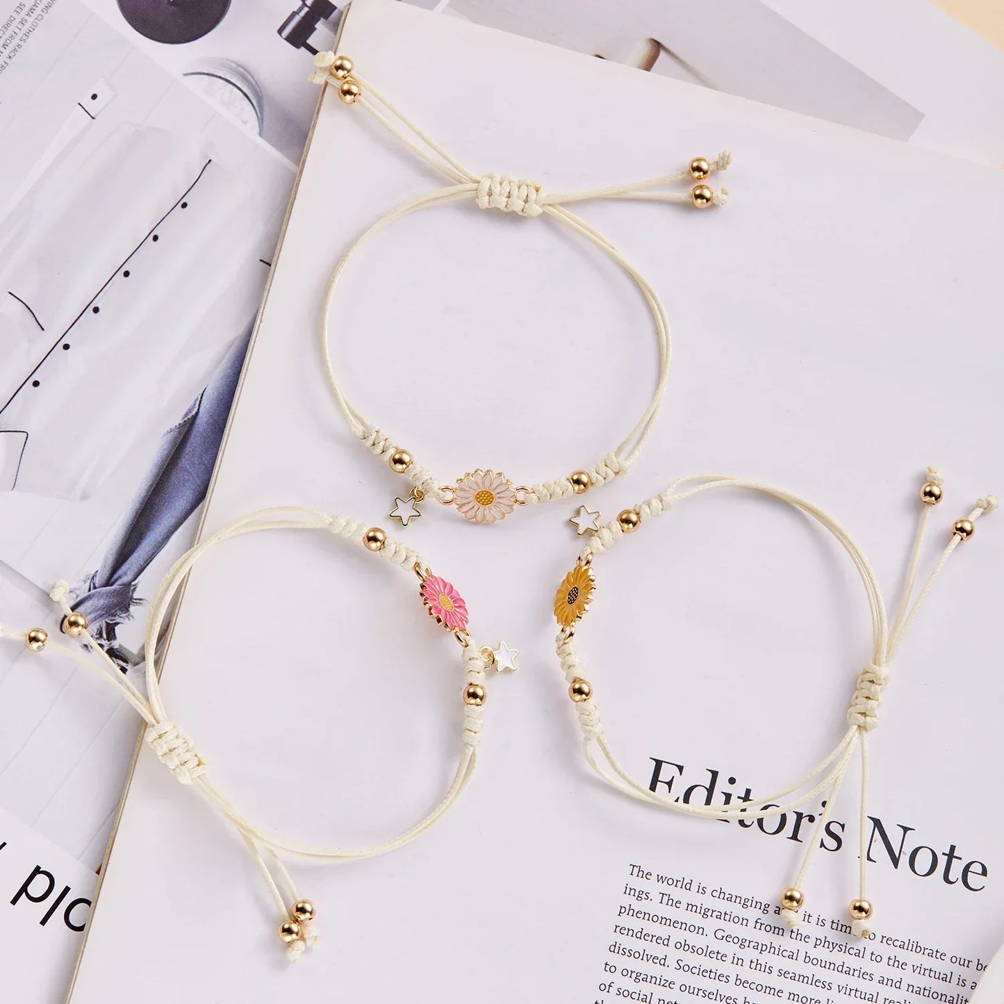 Skanto | Braided Feminine Flower Star Bracelet